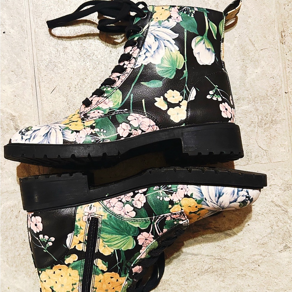 Steve Madden floral boots